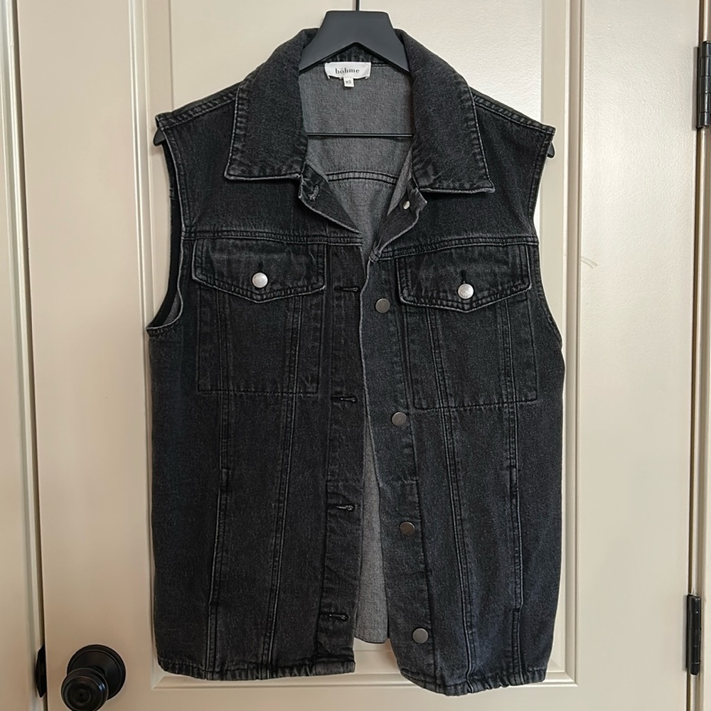 Böhme Black distressed vest